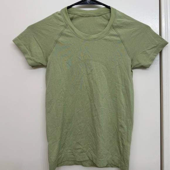 lululemon athletica Tops - Lululemon Swiftly Tech Short-Sleeve * Waist Length